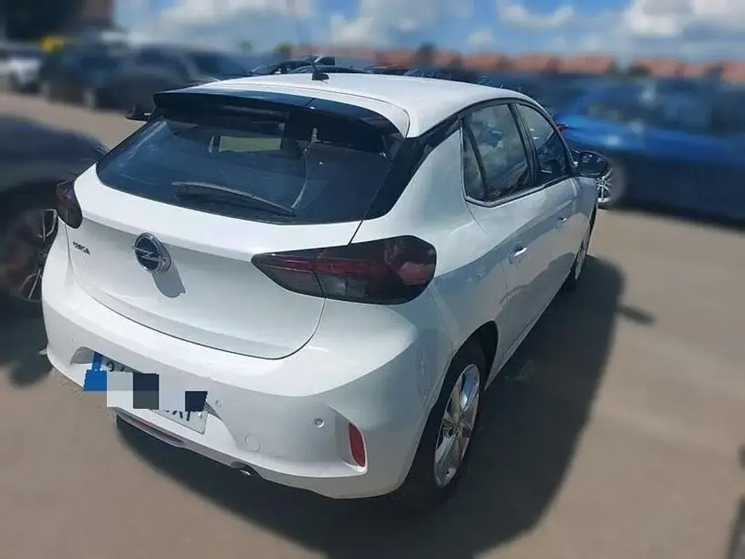 Usado Opel Corsa Elegance 101 CV (74 kW) 2022 Blanco Utilitario