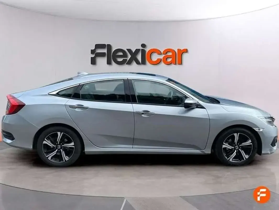 Usado Honda Civic Executive 120 CV (88 kW) 2019 Gris Berlina