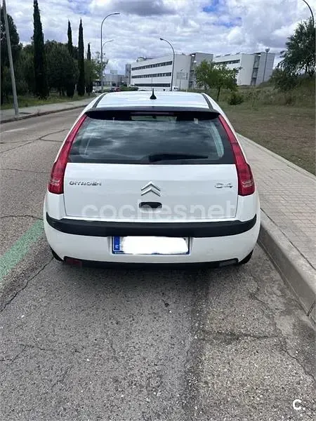 Usado Citroën C4 90 CV (66 kW) 2005 Blanco Berlina