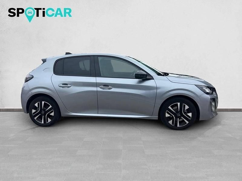 Usado Peugeot 208 Allure 100 CV (73 kW) 2025 Gris Utilitario