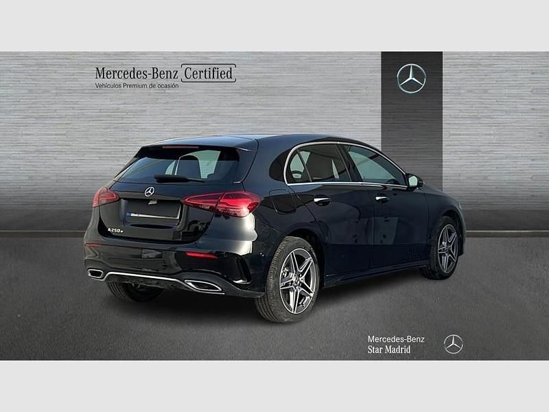 Usado Mercedes A250 AMG line 218 CV (160 kW) 2025 Negro Berlina