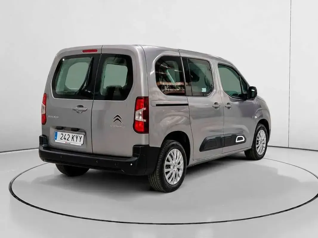 Usado Citroën Berlingo Feel 131 CV (96 kW) 2019 Gris Monovolumen