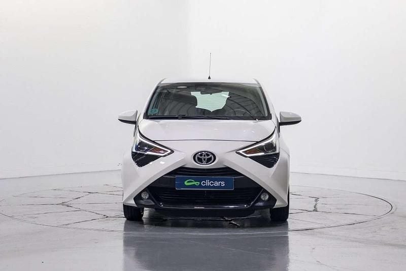 Usado Toyota Aygo X-play 72 CV (52 kW) 2019 Blanco Utilitario