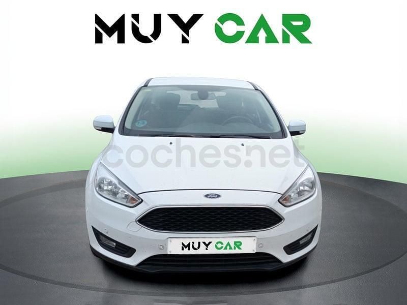 Usado Ford Focus Trend 125 CV (91 kW) 2018 Blanco Berlina