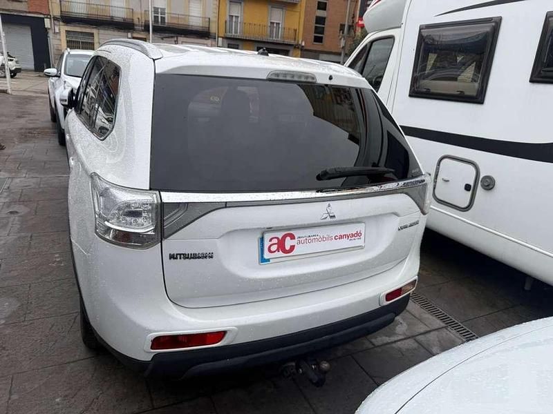 Usado Mitsubishi Outlander 150 CV (110 kW) 2014 Blanco SUV