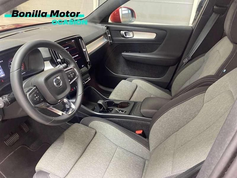 Usado Volvo XC40 Core 129 CV (94 kW) 2023 Rojo SUV