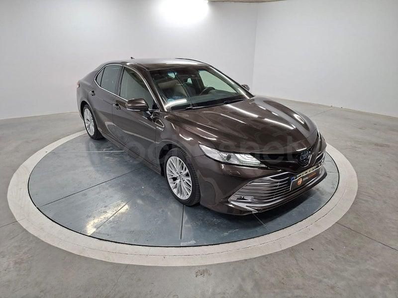 Usado Toyota Camry Advance 218 CV (160 kW) 2021 Negro Berlina