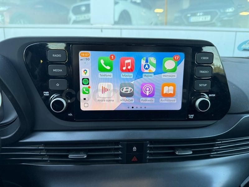 Usado Hyundai i20 84 CV (61 kW) 2023 Negro Berlina
