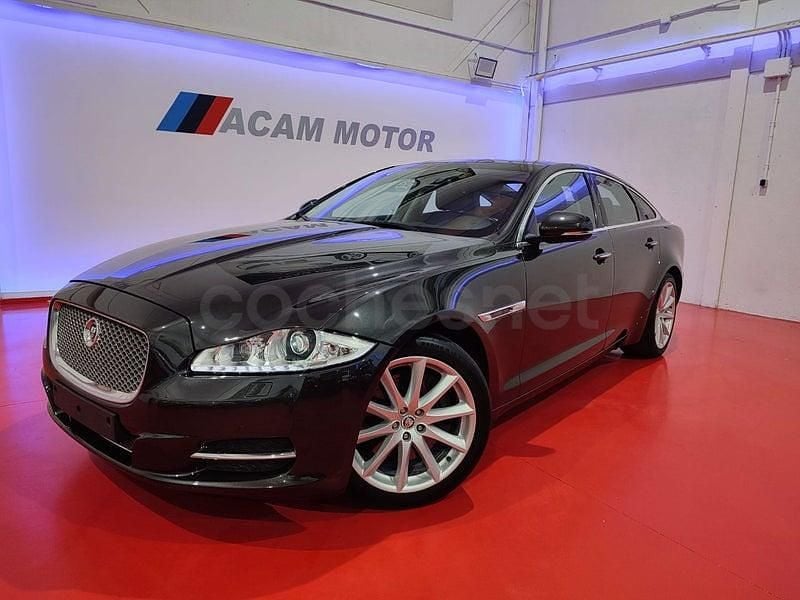 Usado Jaguar XJ Premium Luxury 275 CV (202 kW) 2012 Negro Berlina