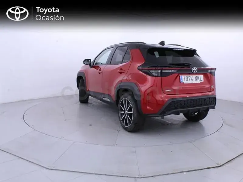 Nuevo Toyota Yaris Cross Sport 130 CV (95 kW) 2026 Rojo SUV
