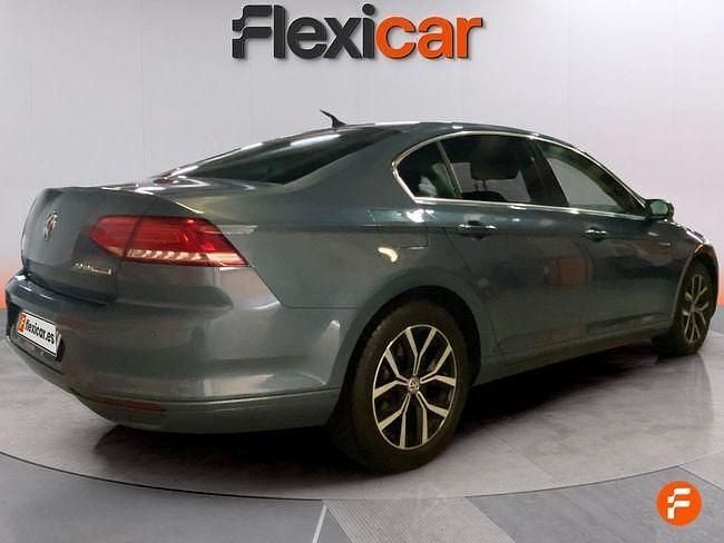 Usado VW Passat Edition 150 CV (110 kW) 2017 Azul Berlina