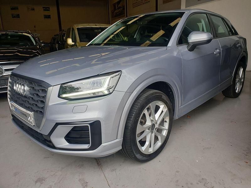 Usado Audi Q2 Sport 116 CV (85 kW) 2017 Gris / plata SUV