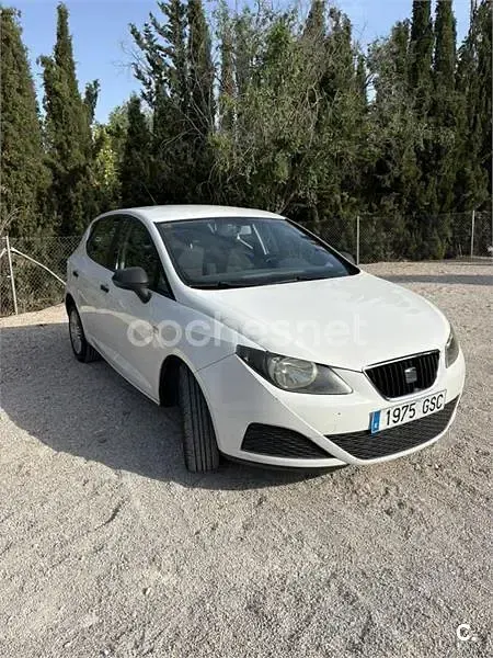 Usado Seat Ibiza Reference 80 CV (58 kW) 2009 Blanco Berlina