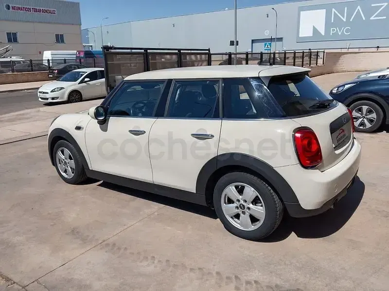 Usado Mini ONE 102 CV (75 kW) 2020 Blanco Utilitario