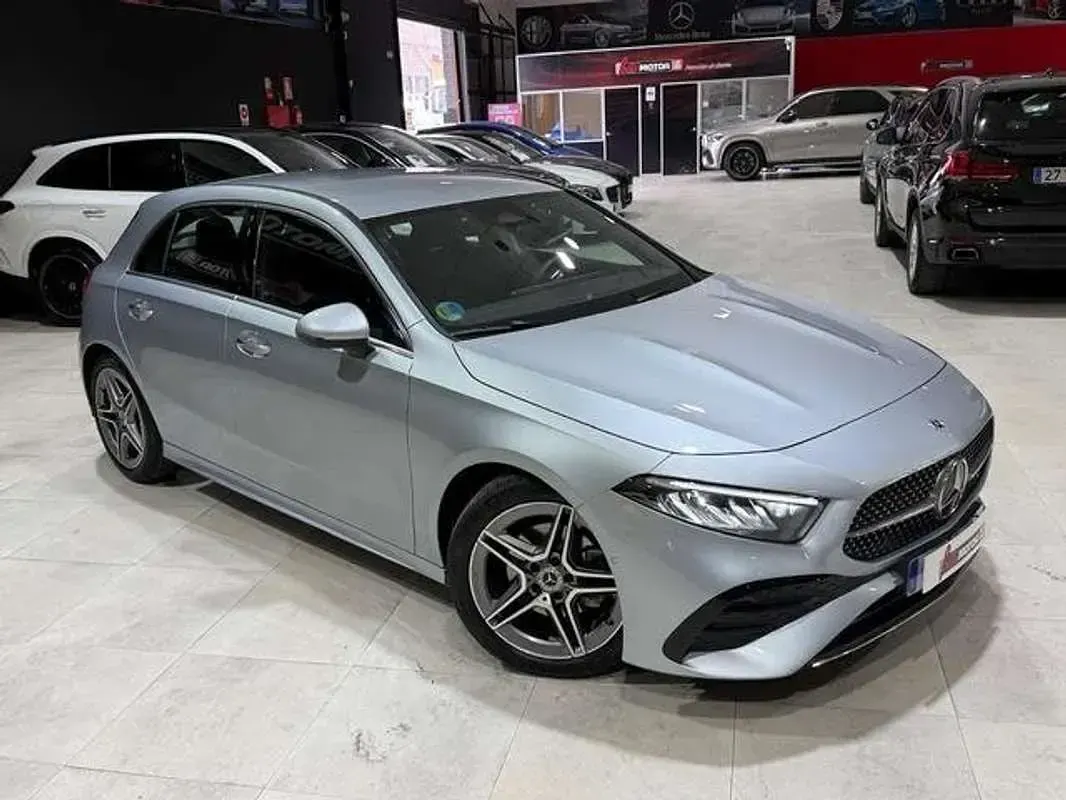 Usado Mercedes A200 Advanced 163 CV (119 kW) 2024 Gris Utilitario