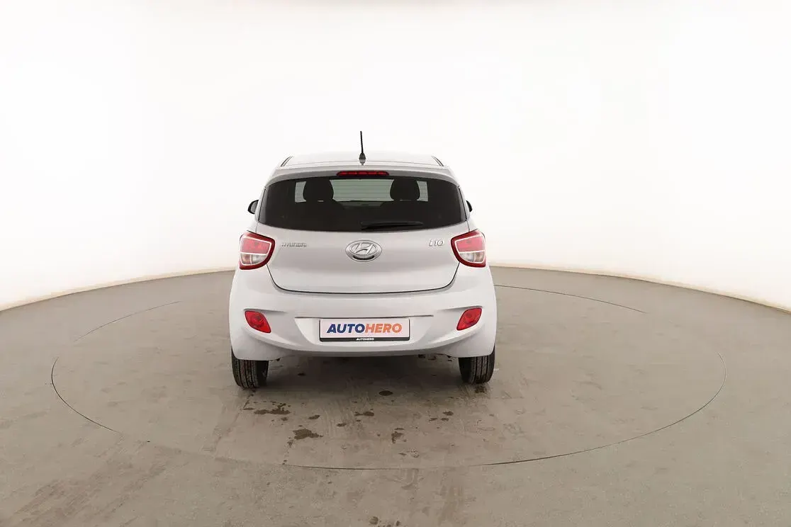 Usado Hyundai i10 GO! 67 CV (49 kW) 2016 Gris Utilitario