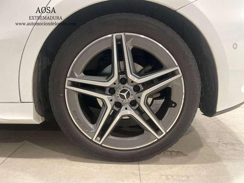 Usado Mercedes A180 AMG line 116 CV (85 kW) 2019 Blanco Utilitario