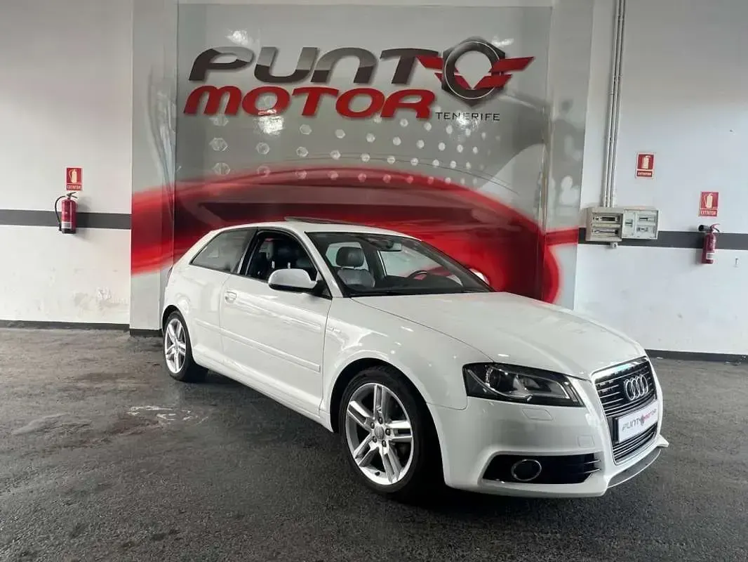 Usado Audi A3 S-Line 105 CV (77 kW) 2012 Blanco Utilitario