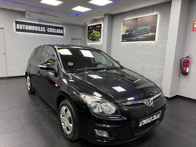 Usado Hyundai i30 Classic 109 CV (80 kW) 2010 Negro Berlina