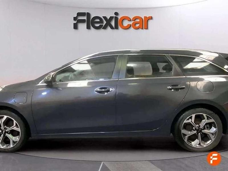 Usado Kia Ceed 141 CV (103 kW) 2021 Azul Utilitario