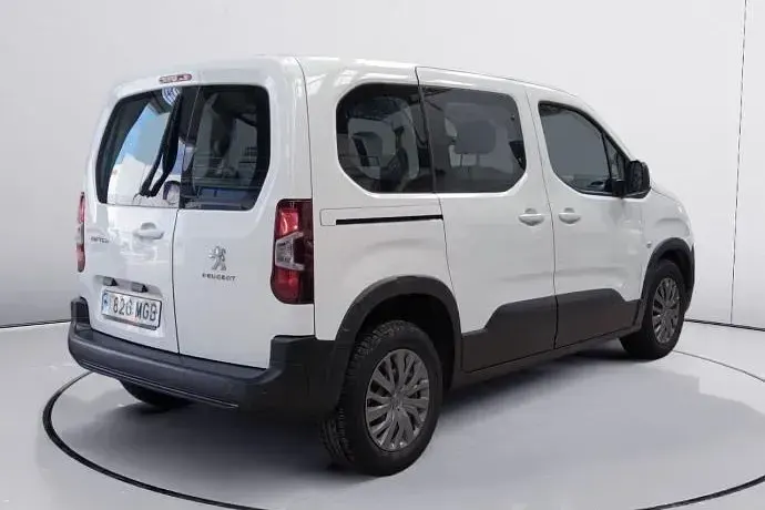 Usado Peugeot Rifter Business-Line 100 CV (73 kW) 2023 Monovolumen