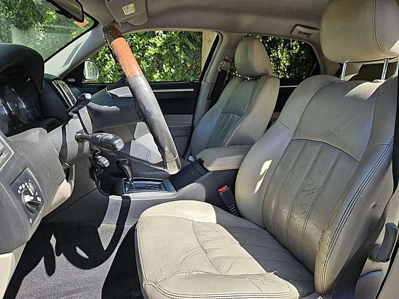 Usado Chrysler 300C Executive 218 CV (160 kW) 2008 Gris Berlina