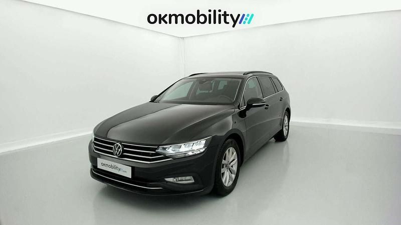 Usado VW Passat Executive 150 CV (110 kW) 2021 Negro Berlina