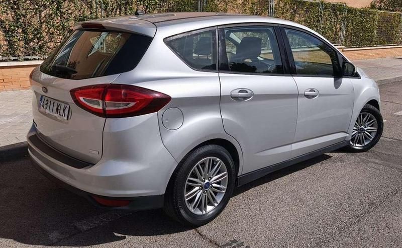 Usado Ford C-MAX Trend+ 125 CV (91 kW) 2018 Gris Monovolumen