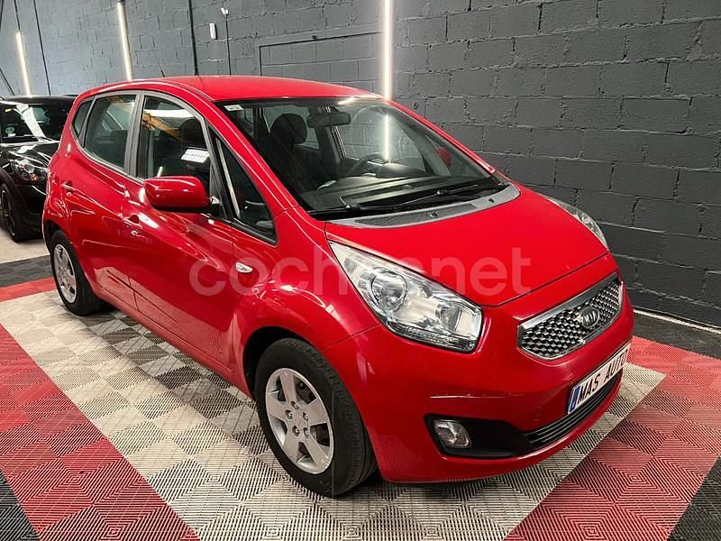 Rojo Usado 2011 Kia Venga Utilitario | 4990 € (Precio justo) - Imagen 1/4
