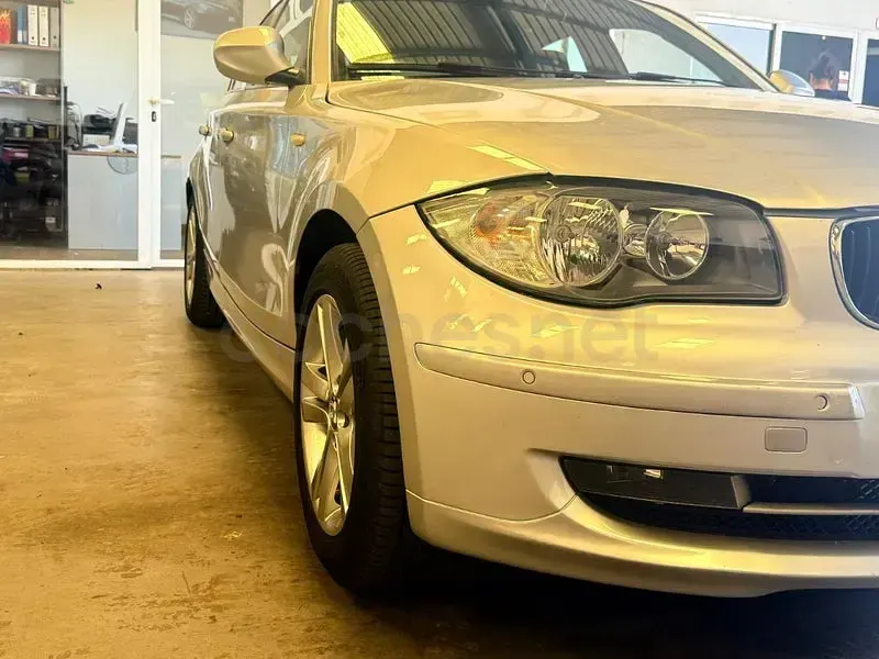Usado BMW 118 143 CV (105 kW) 2010 Gris / plata Utilitario