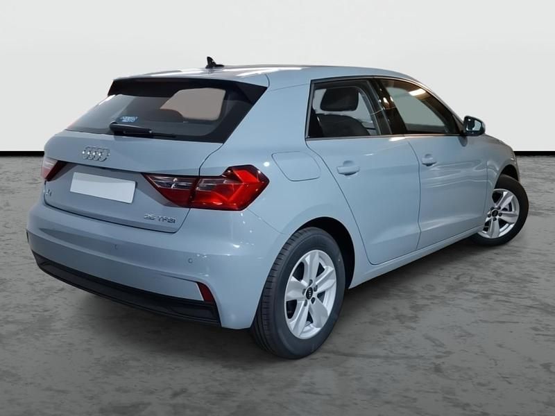 Usado Audi A1 Sportback 95 CV (69 kW) 2023 Gris flecha efecto perla Utilitario