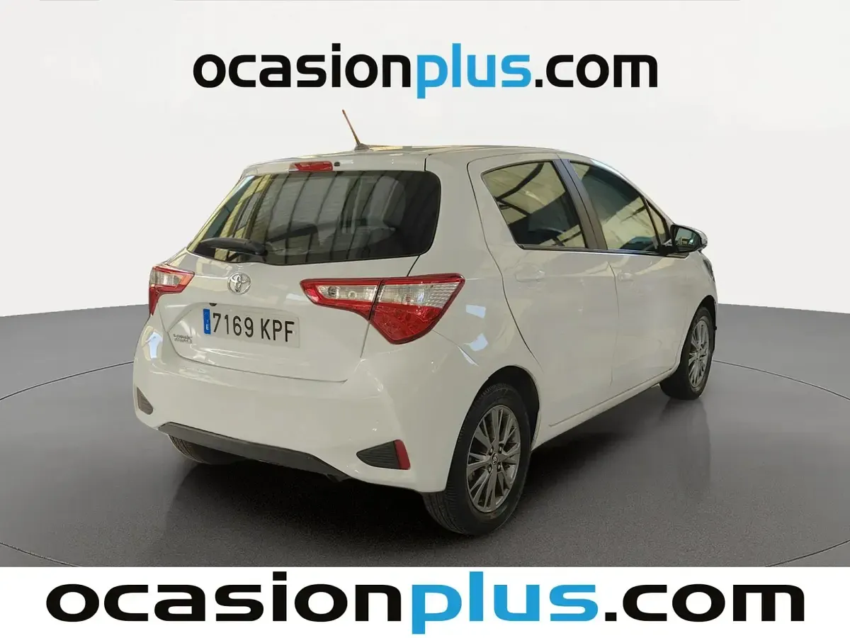 Usado Toyota Yaris Active 111 CV (81 kW) 2018 Blanco Utilitario