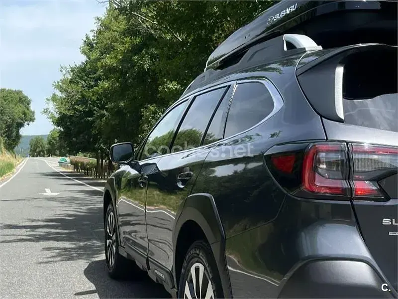 Usado Subaru Outback 169 CV (124 kW) 2023 Gris / plata Familiar