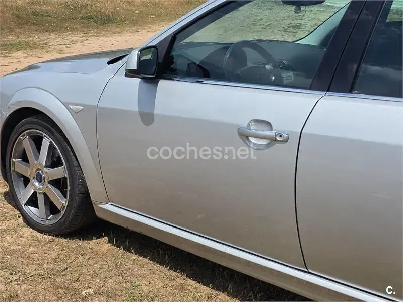 Usado Ford Mondeo Titanium X 155 CV (114 kW) 2004 Blanco Berlina