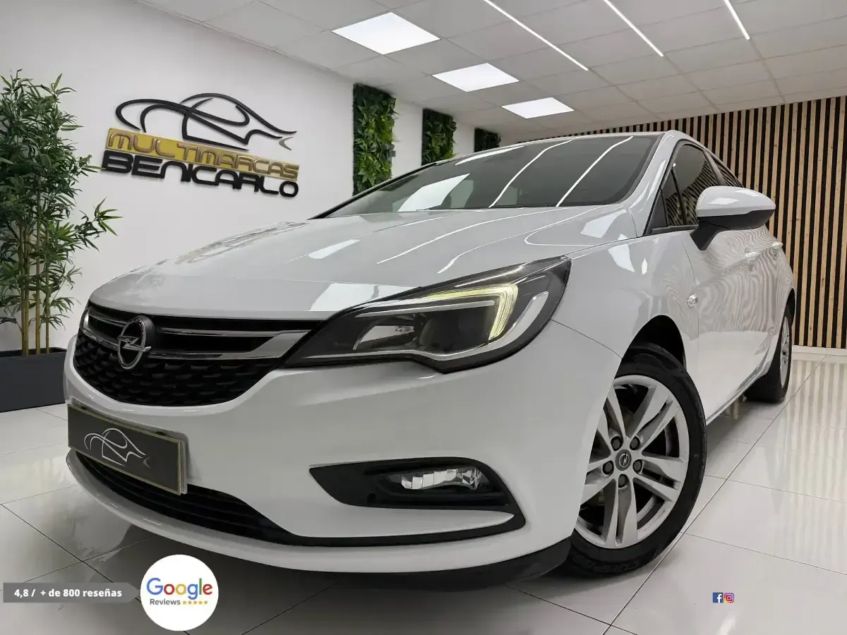Usado Opel Astra Selective 110 CV (80 kW) 2019 Blanco