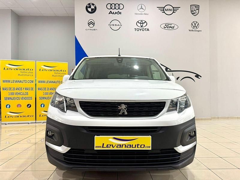 Usado Peugeot Rifter Active 102 CV (75 kW) 2021 Blanco Monovolumen