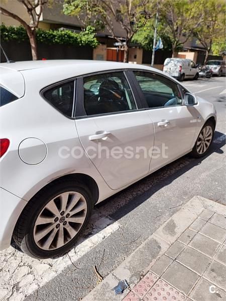 Brugt Opel Astra Selective 115 HK (84 kW) 2013 Hvid Stationcar