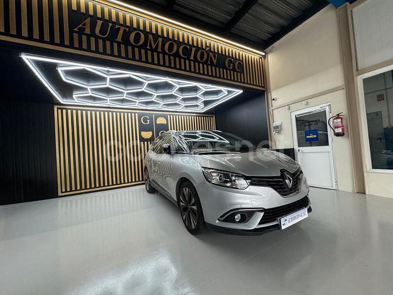 Usado Renault Grand Scénic IV Zen 130 CV (95 kW) 2017 Gris / plata Monovolumen