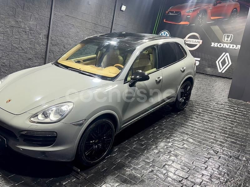 Gris / plata Usado 2013 Porsche Cayenne Platinum Edition SUV | 21.499 € (Precio justo) - Imagen 1/4