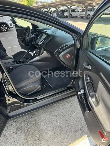 Usado Ford Focus Titanium 163 CV (119 kW) 2013 Negro Berlina
