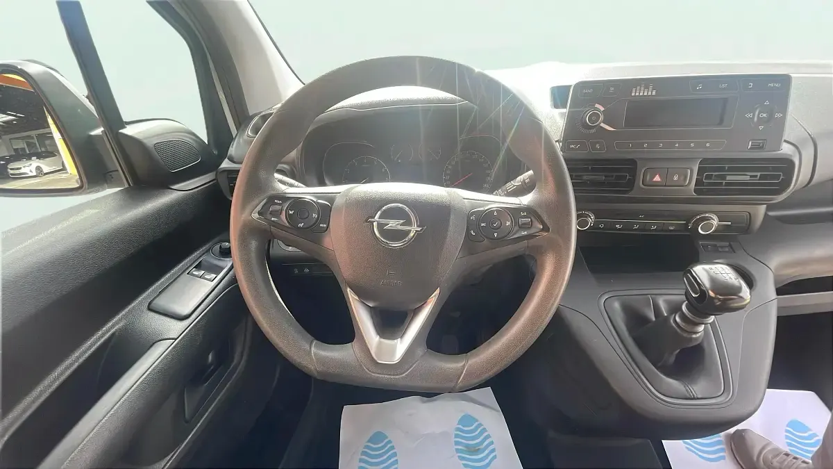 Usado Opel Combo Edition 102 CV (75 kW) 2021 Blanco Monovolumen