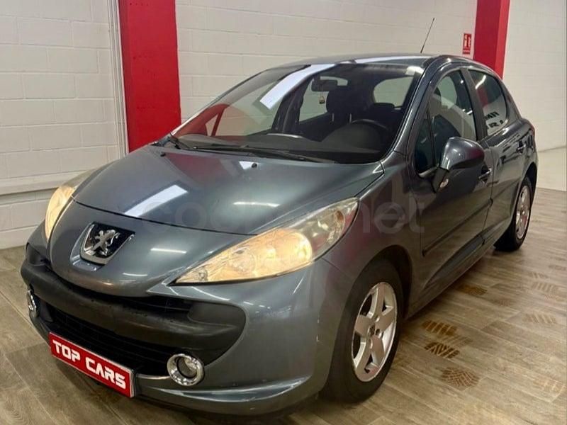 Usado Peugeot 207 90 CV (66 kW) 2006 Azul Berlina