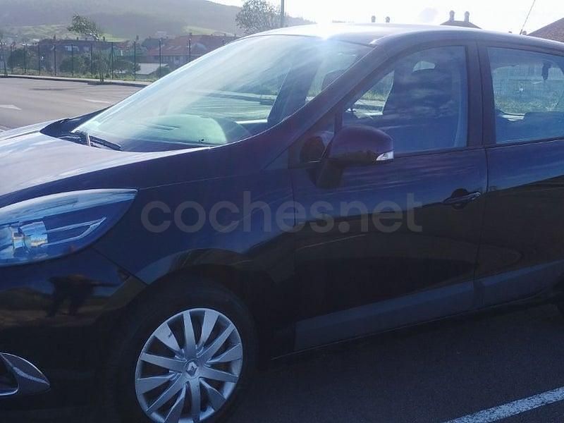 Usado Renault Scénic III Business 110 CV (80 kW) 2013 Negro Monovolumen