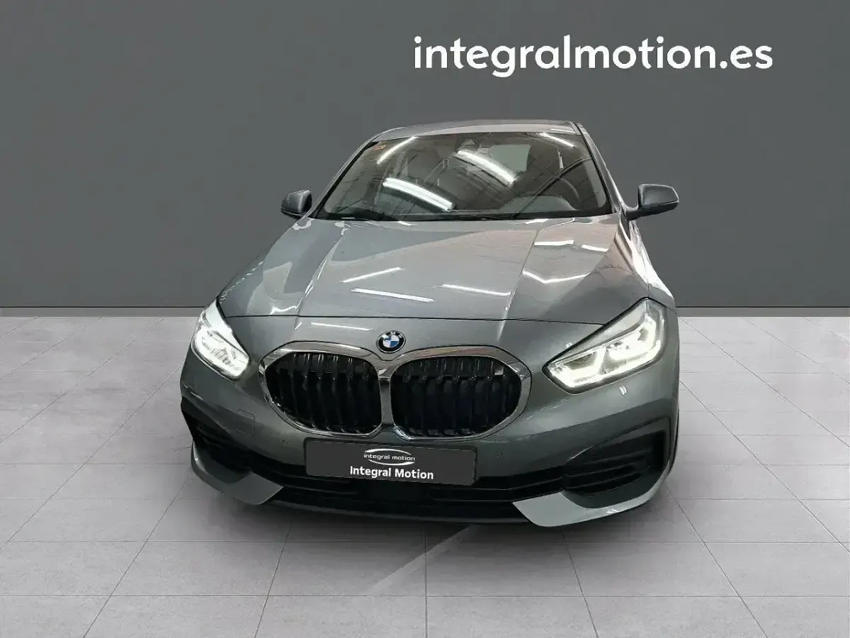 Usado BMW 118 150 CV (110 kW) 2023 Gris Utilitario