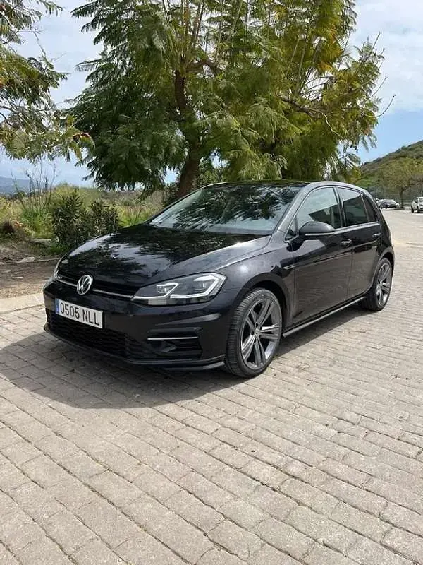 Usado VW Golf VII Sport 150 CV (110 kW) 2019 Negro Utilitario