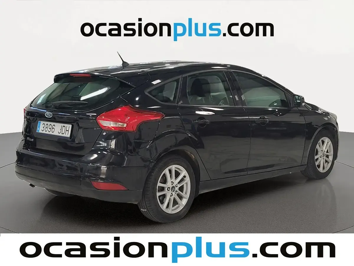 Usado Ford Focus Trend+ 116 CV (85 kW) 2015 Negro Utilitario