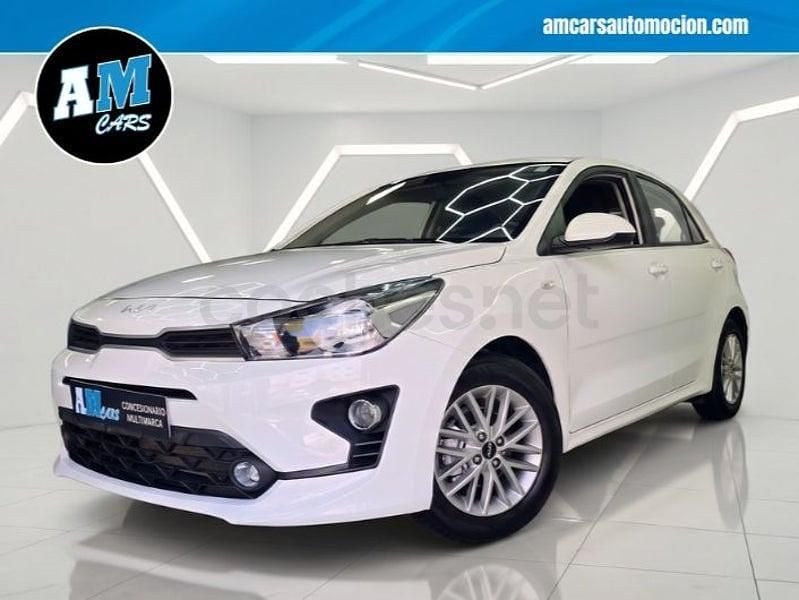 Usado Kia Rio 84 CV (61 kW) 2022 Blanco Berlina