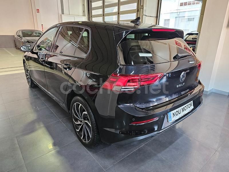 Usado VW Golf VIII Life 130 CV (95 kW) 2021 Negro Berlina