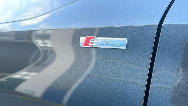 Usado Audi A3 S-Line 150 CV (110 kW) 2022 Gris Berlina