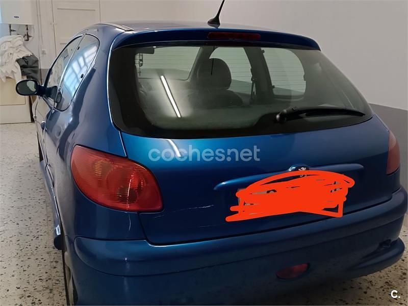 Usado Peugeot 206 GTi 138 CV (101 kW) 1999 Azul Utilitario